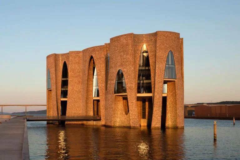 Fjordenhus : Eksplorasi Ruang dan Lanskap Air di Denmark